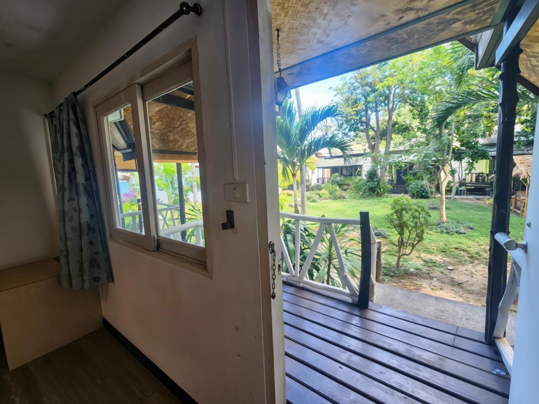 A Little Bungalows By Beach Amphoe Koksamui Room photo